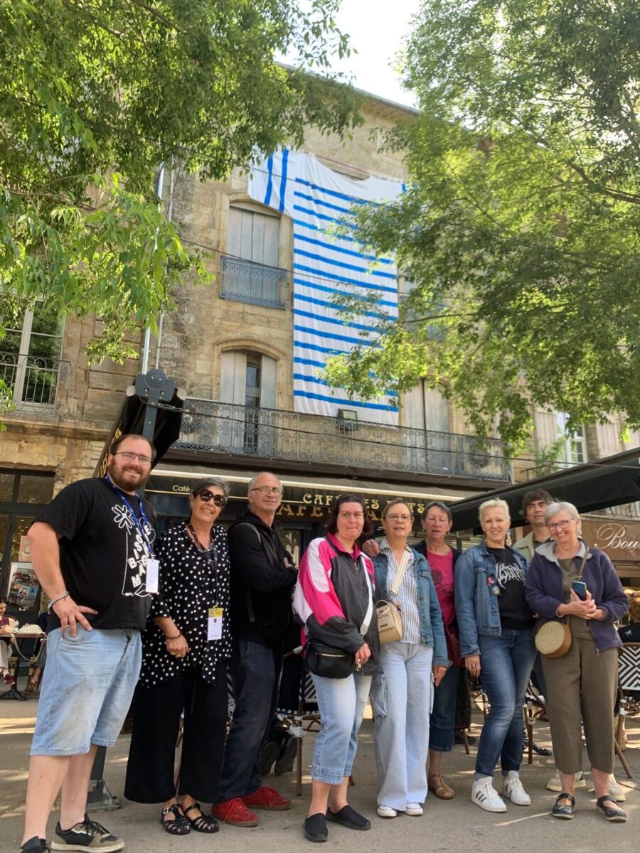 Une marinière géante installée sur le Cours Jean Jaurès avant “La Grande Marinade”